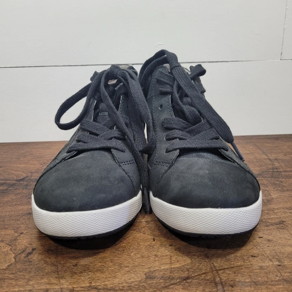 EUC Dansko Shoes Women's sz 39/7.5 US Onyx Milled Nubuck Low Top Zipper Shoes